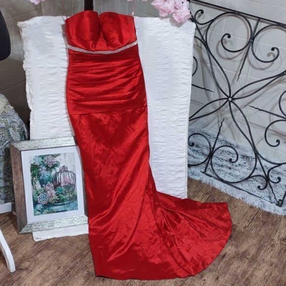 Red Strapless Mermaid Gown with Rhinestone Embellished Front Band‎ - Picture 1 of 16